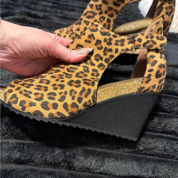 Boutique by Corkys Women's Leopard Print Wedge Sandals - size 10 - Picture 11 of 16